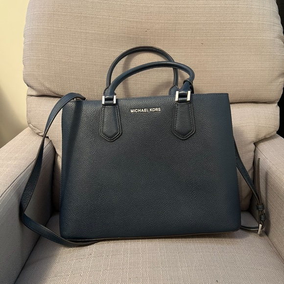Michael kors Navy blue bag - Picture 1 of 2